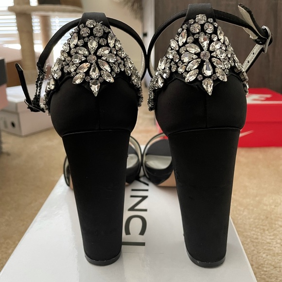David’s Bridal Vera Wong Collection Black Heels Size 8 - Picture 4 of 10